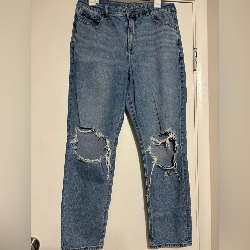 American Eagle Outfitters Light Blue Distressed Mom Jeans